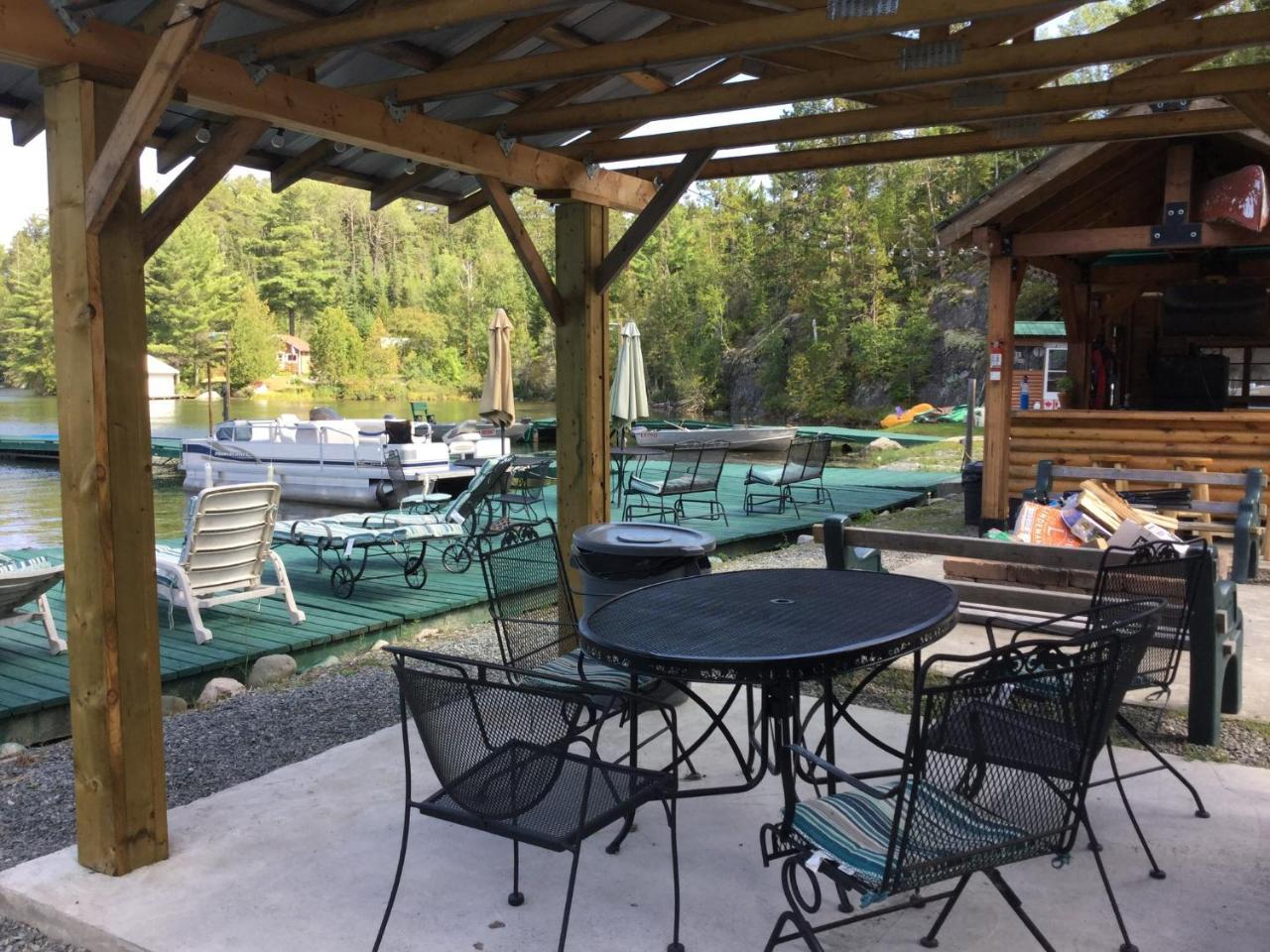 Muskie Bay Resort Nestor Falls Exteriör bild